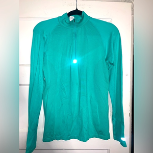 Champion‎ long sleeve workout tee size medium